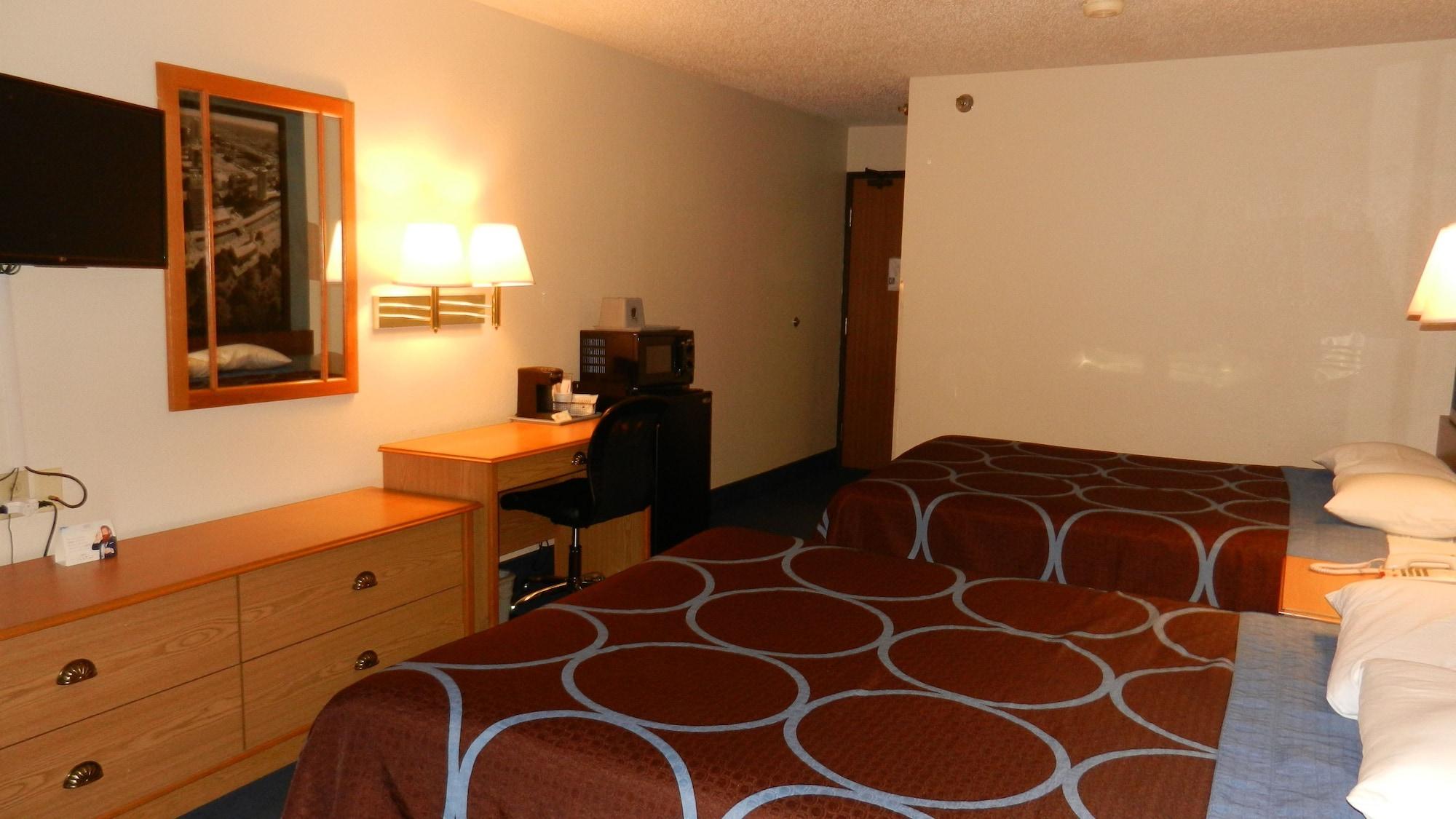 Super 8 By Wyndham Potosi Hotel Bagian luar foto