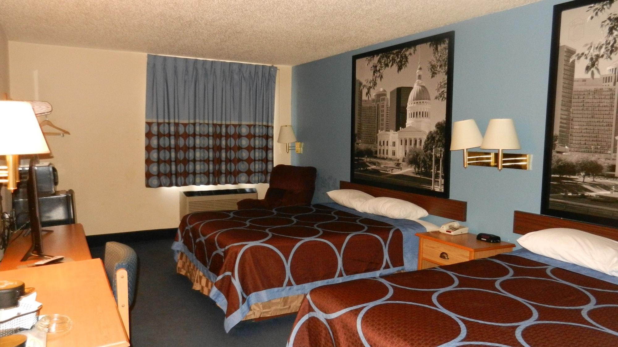 Super 8 By Wyndham Potosi Hotel Bagian luar foto