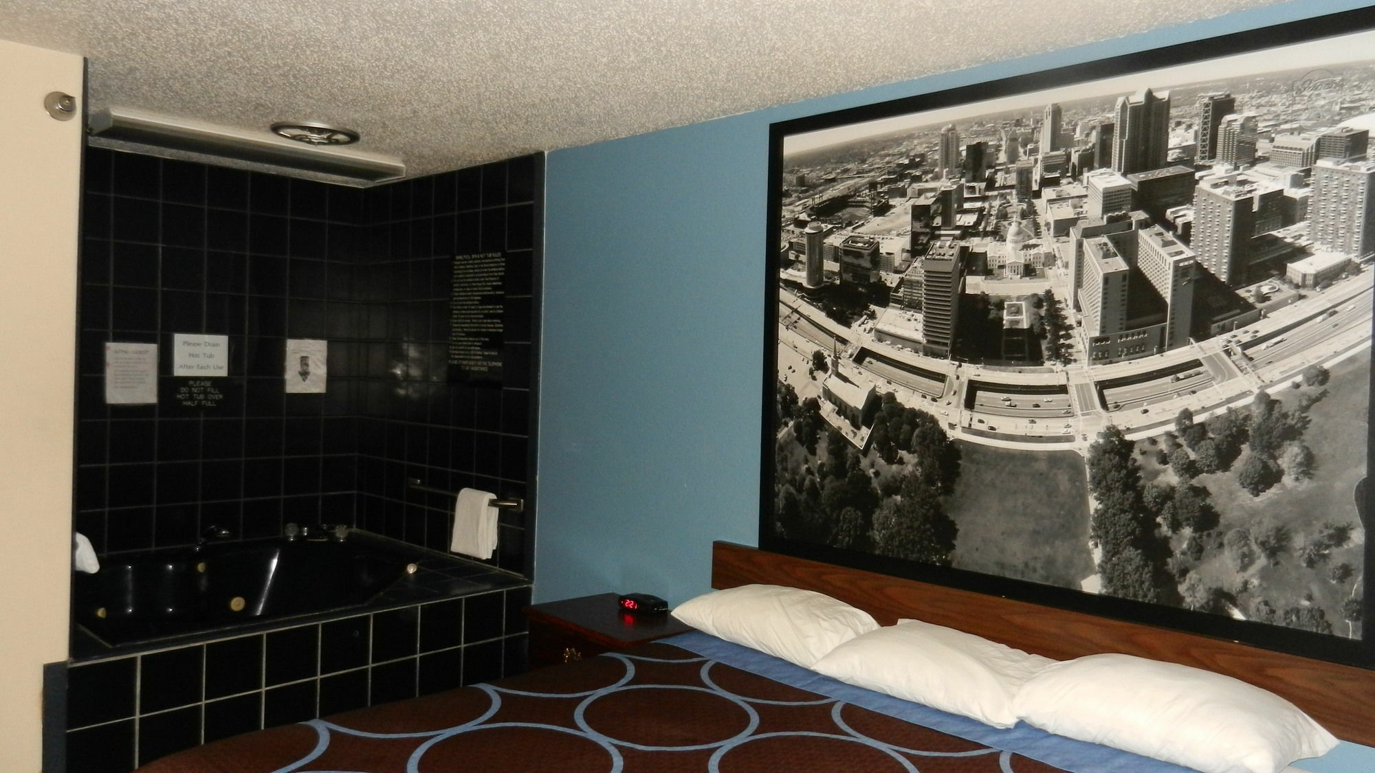 Super 8 By Wyndham Potosi Hotel Bagian luar foto