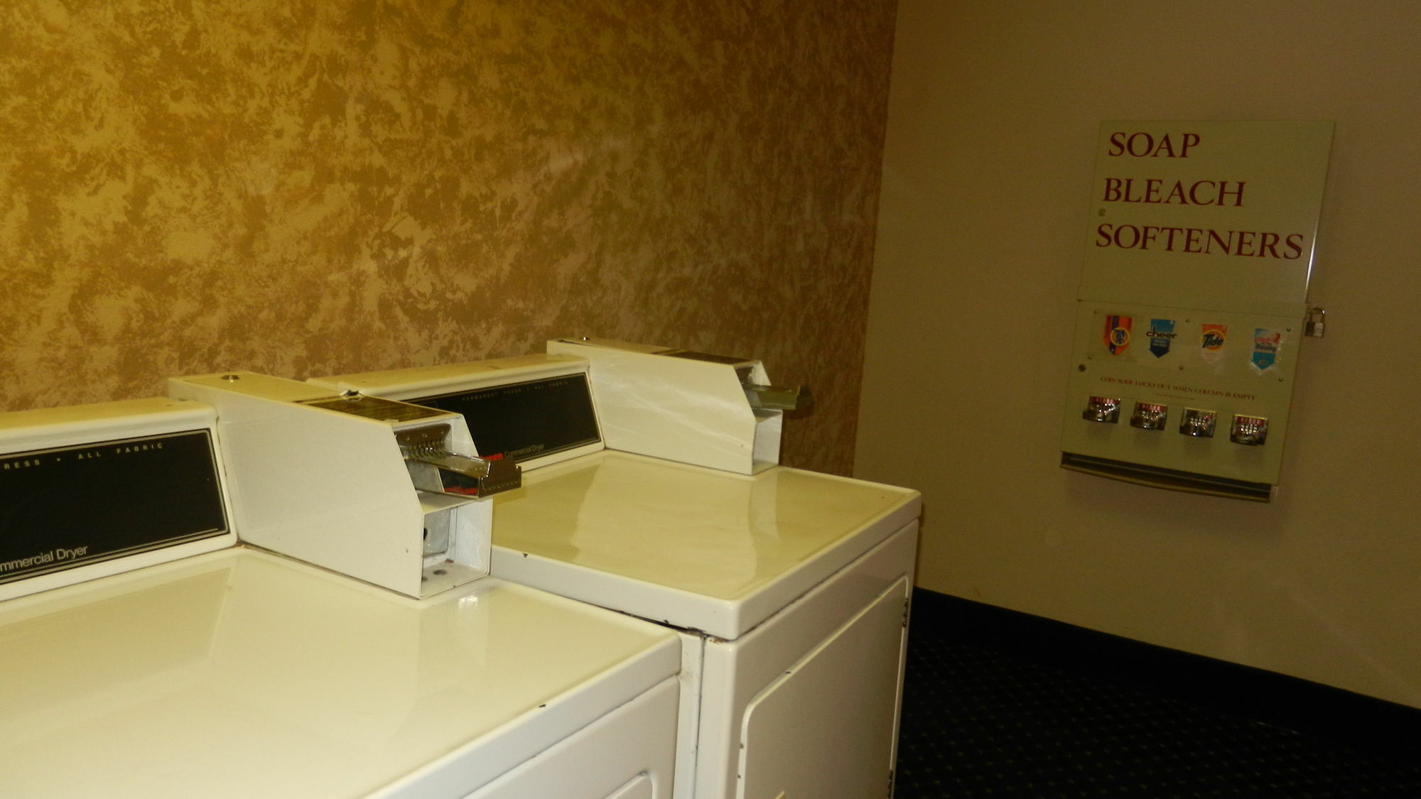 Super 8 By Wyndham Potosi Hotel Bagian luar foto