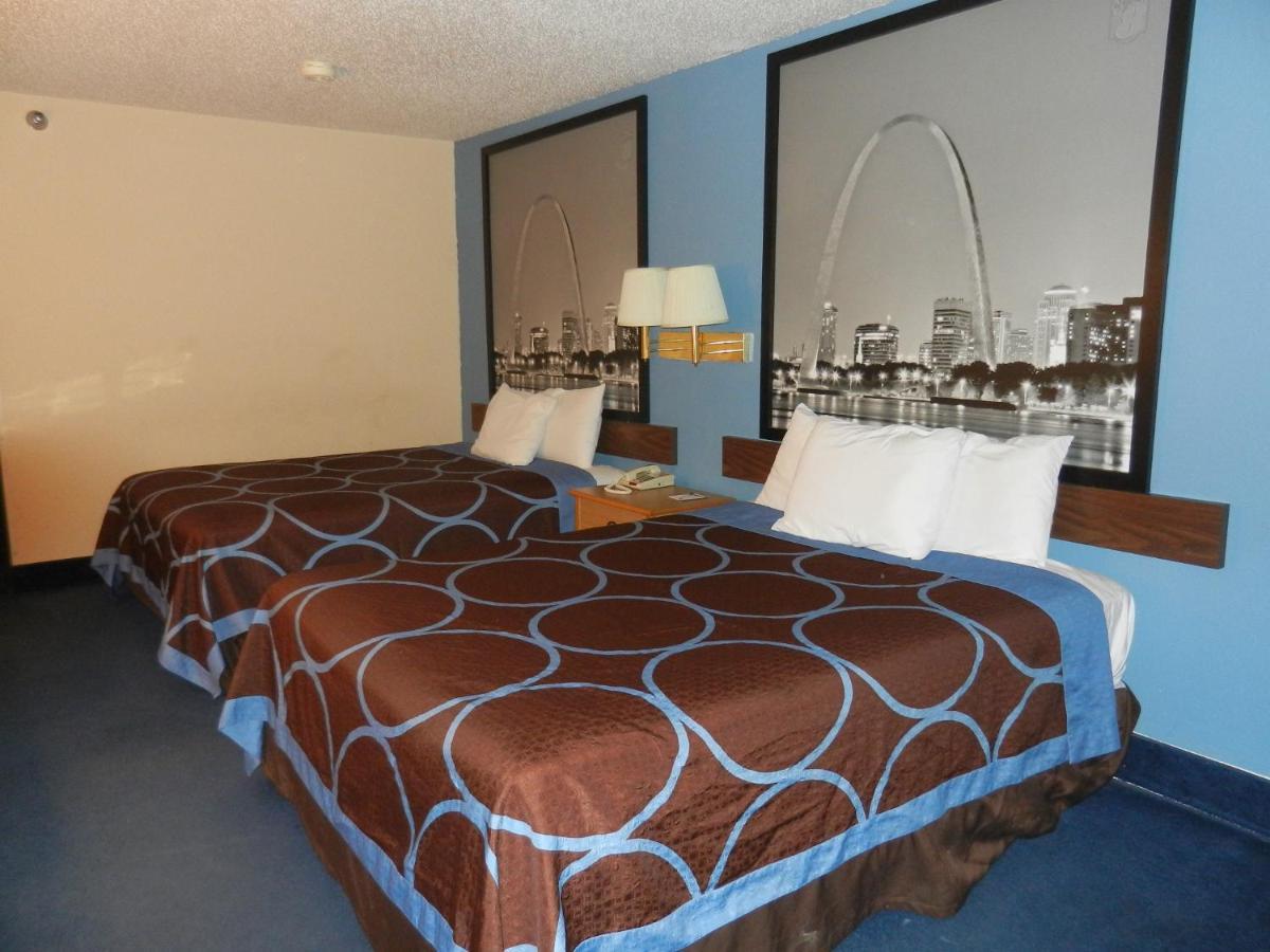 Super 8 By Wyndham Potosi Hotel Bagian luar foto